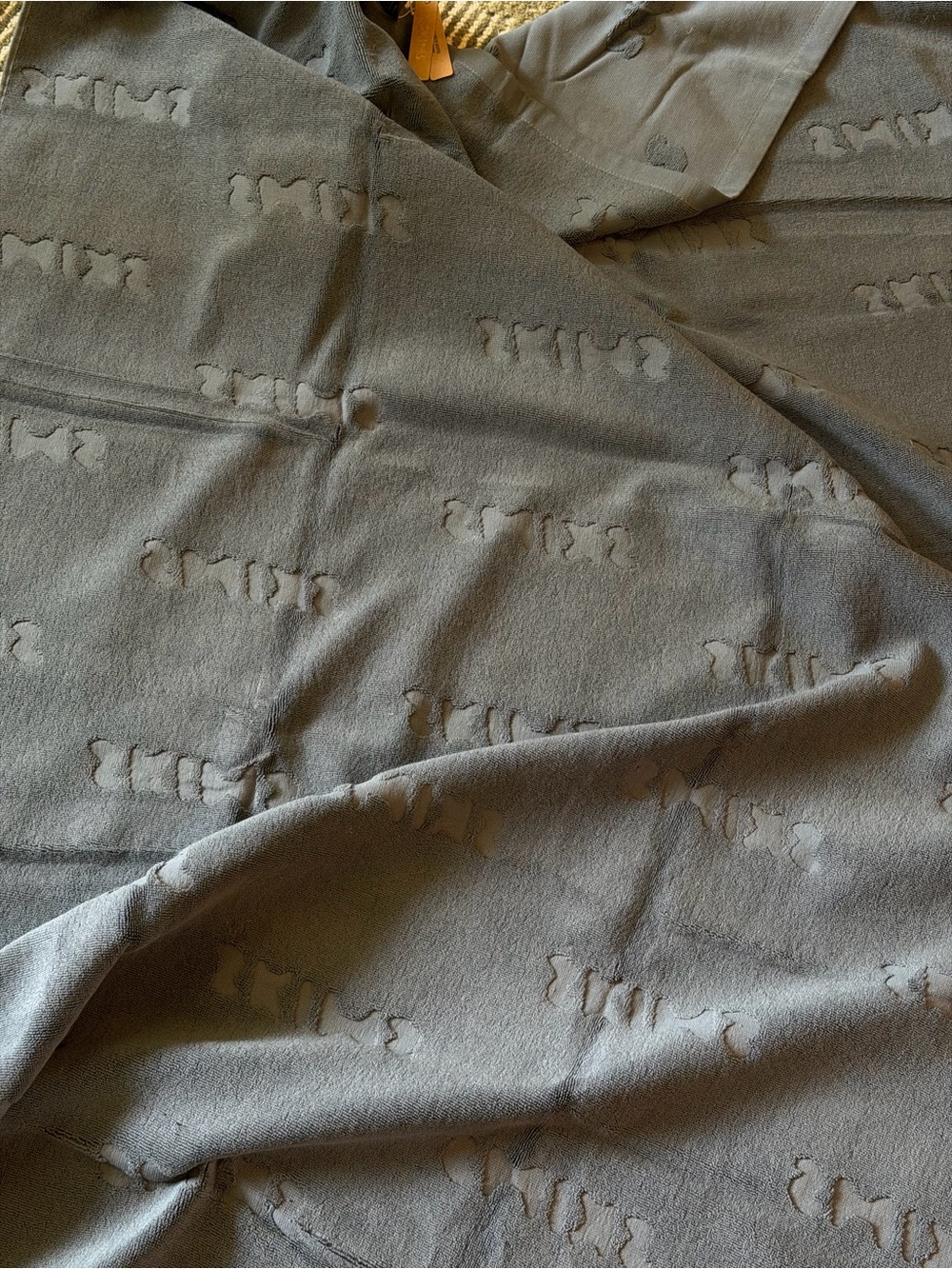 SKIMS Dark Slate Gray Logo Terry Bath Towel - Picture 5 of 5